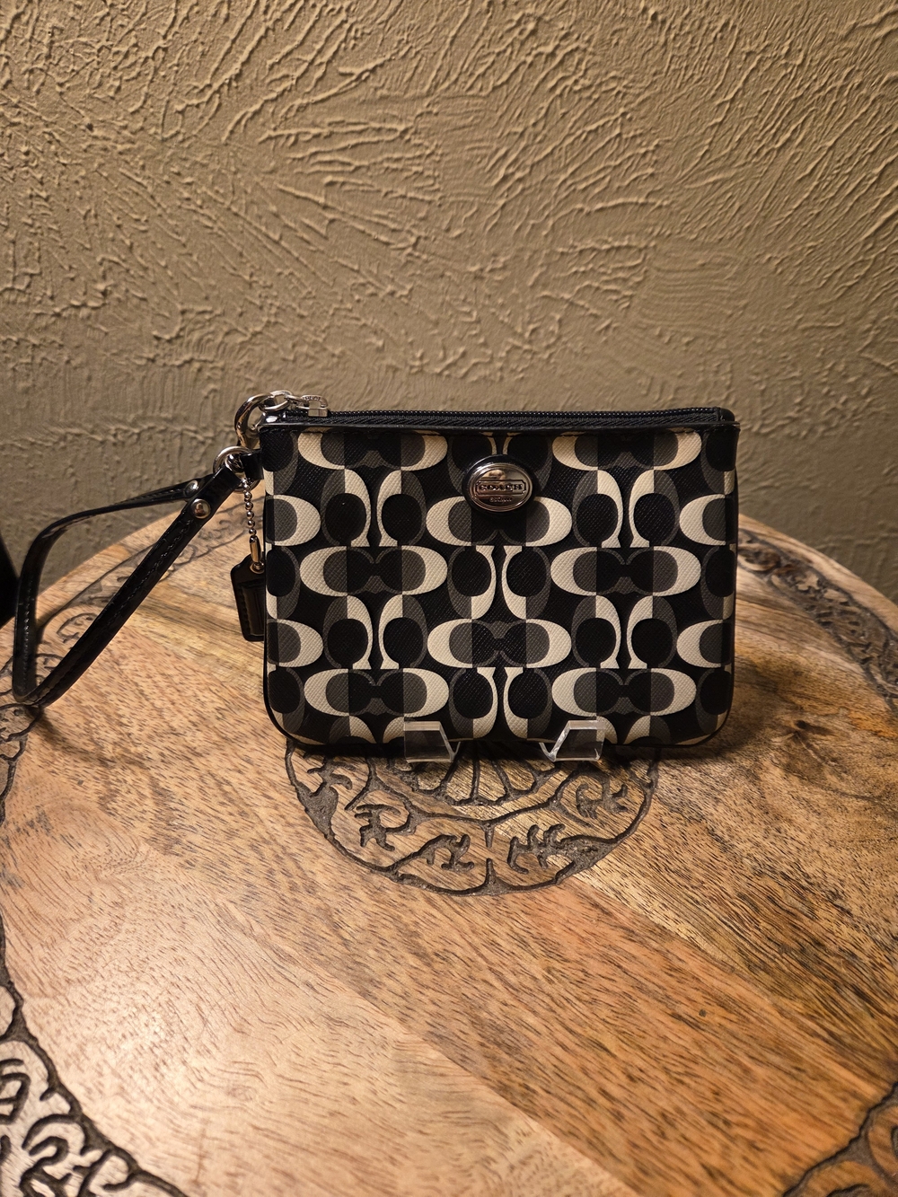 Coach Penelope C Dream Black Signature Wristlet - Black and Cream Pattern